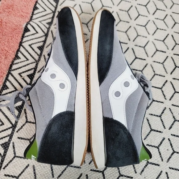 Saucony Hornet Sneaker in Black & Gray, sz 8.5 - Picture 8 of 11